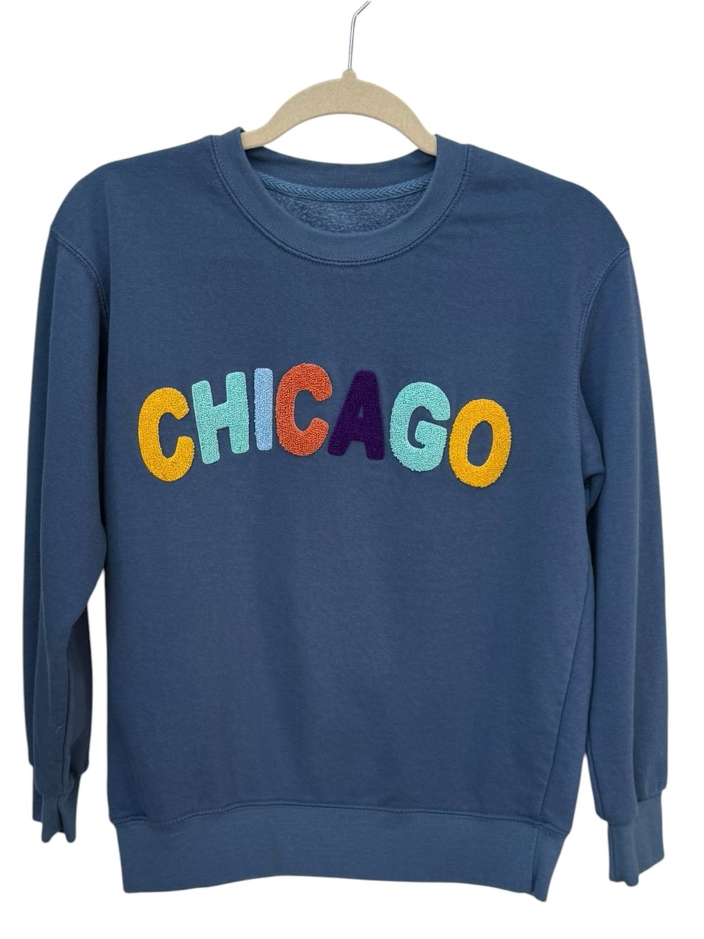 New York Popular Colorful Blue Crewneck Long Sleeve Chicago Sweatshirt. Small.